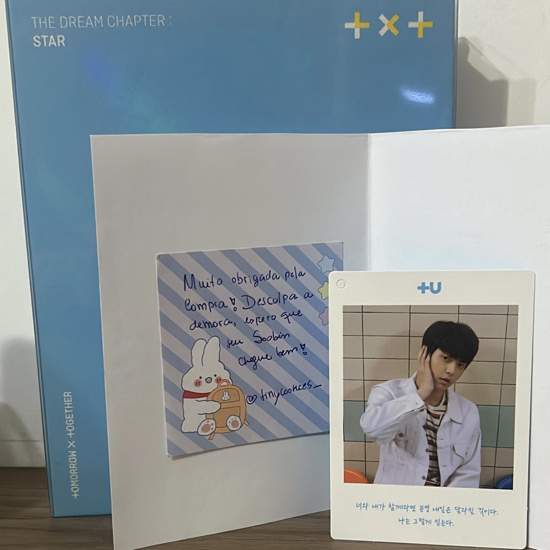 martellsart's tweet image. — 💌. feedback positivo para @tinycookies_ !!

todo o processo de compra foi super tranquilo e nem acredito q tenho mais um soob pra minha coleção!!

como disse o meu irmão, ele ainda veio bem acompanhado (vou fingir que não surtei quando vi o tyun), muito obrigada pela venda 🤍