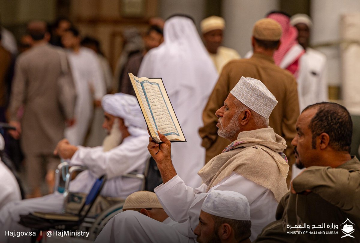 HajMinistry's tweet image. في #الحرم_النبوي نفوسٌ تعمّها السكينة، وقلوب يملؤها الرجاء.