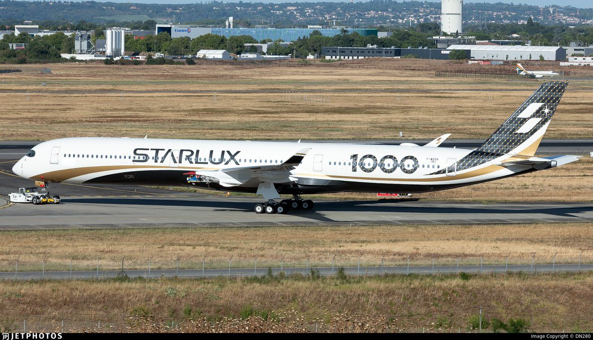 JetPhotos's tweet image. The first A350-1000 for Starlux wearing a special Carbon Fibre livery in Toulouse. jetphotos.com/photo/11767155 © DN280