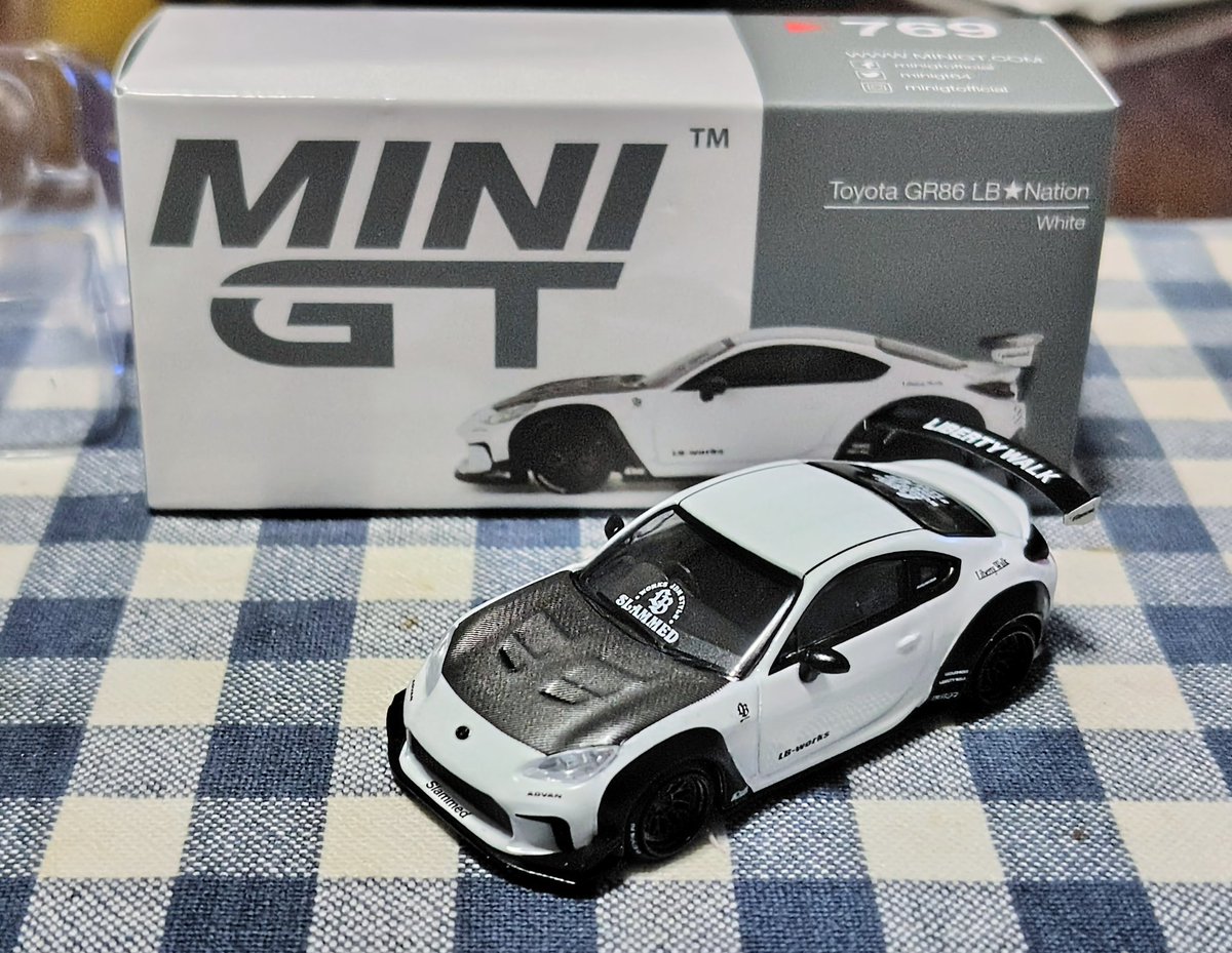 REV_PINK's tweet image. 前から気になっていた MINI GT の
Toyota GR86 LB★Nation
少しお高いですが
1/64Scaleでトミカとも合わせやすいので
コレクションに良いサイズです✌️