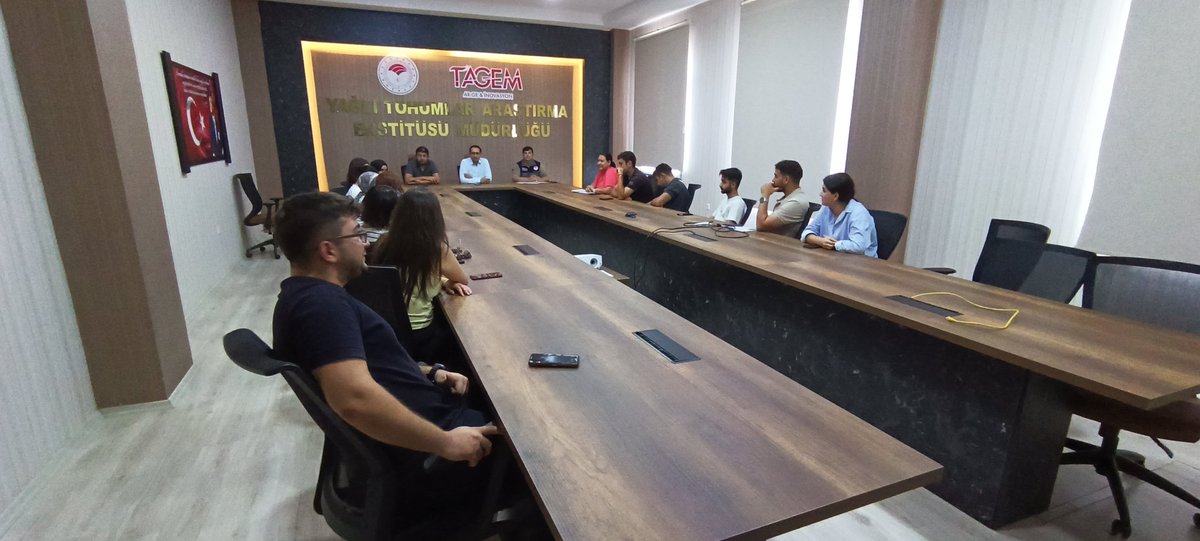 “2025 Yılı Ulusal Staj Programı” kapsamında Enstitü Müdürlüğümüzü tercih ederek müracaatları kabul edilen, ülkemizin farklı “Üniversite ve Meslek Yüksek Okullarından” gelen stajyer öğrencilerin Enstitü Müdürlüğümüzdeki eğitimleri başlamıştır. <a href="/tagemgovtr/">Tarımsal Araştırmalar ve Politikalar Genel Md.</a> <a href="/TCTarim/">T.C. Tarım ve Orman Bakanlığı</a>