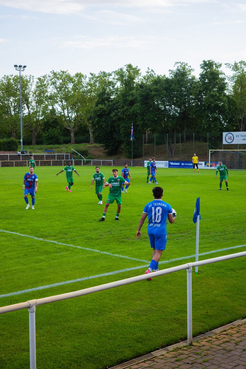 📸 Passed by preseason preparations at Tasmania Berlin. Local football + lovely sunset, very nice.