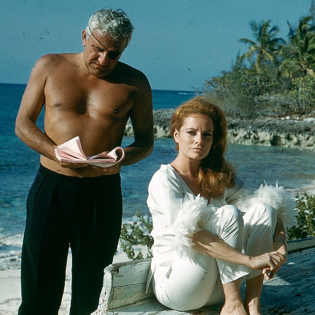 007's tweet image. Serving up some sun-soaked, sea-drenched THUNDERBALL moments to put you in the holiday mood.