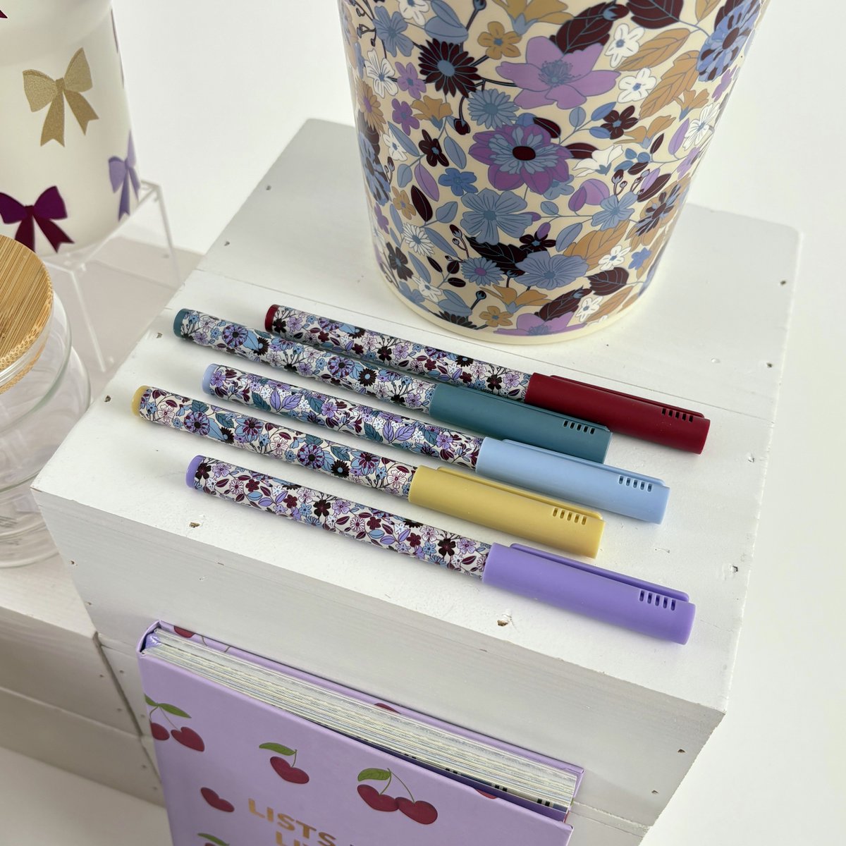 FlyingTiger_JP's tweet image. 大人かわいい、シックなカラーの文房具📚💜