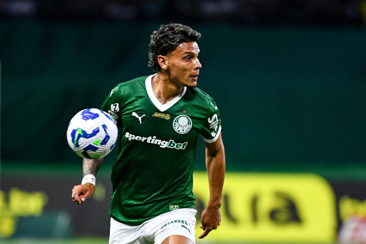 sofoot's tweet image. ☎️ Ríos a répondu.
➡️ Benfica casse sa tirelire pour un milieu colombien : buff.ly/O3kWt8n