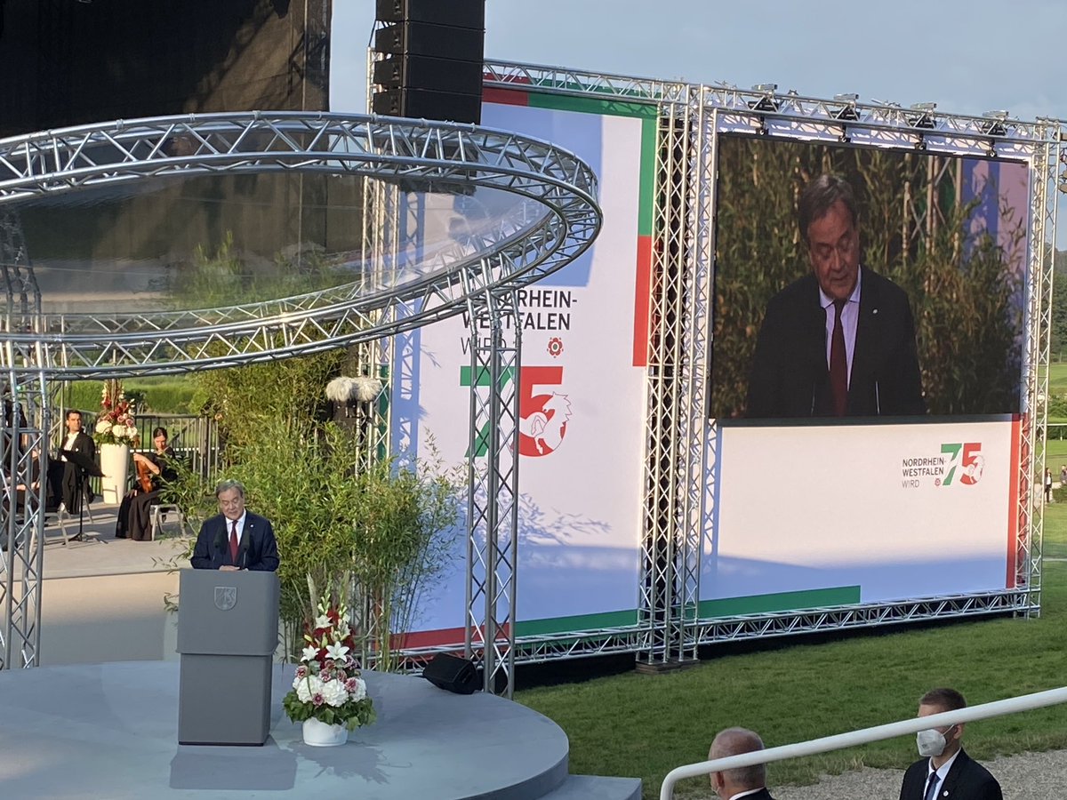 GregHands's tweet image. Good to be back in Düsseldorf! 🇩🇪
Last time I was here was in August 2021 to represent the UK 🇬🇧 at the 75 years celebration of North Rhine Westphalia with Angela Merkel, @ArminLaschet, President Nanu of Ghana 🇬🇭 and @jillgallard!