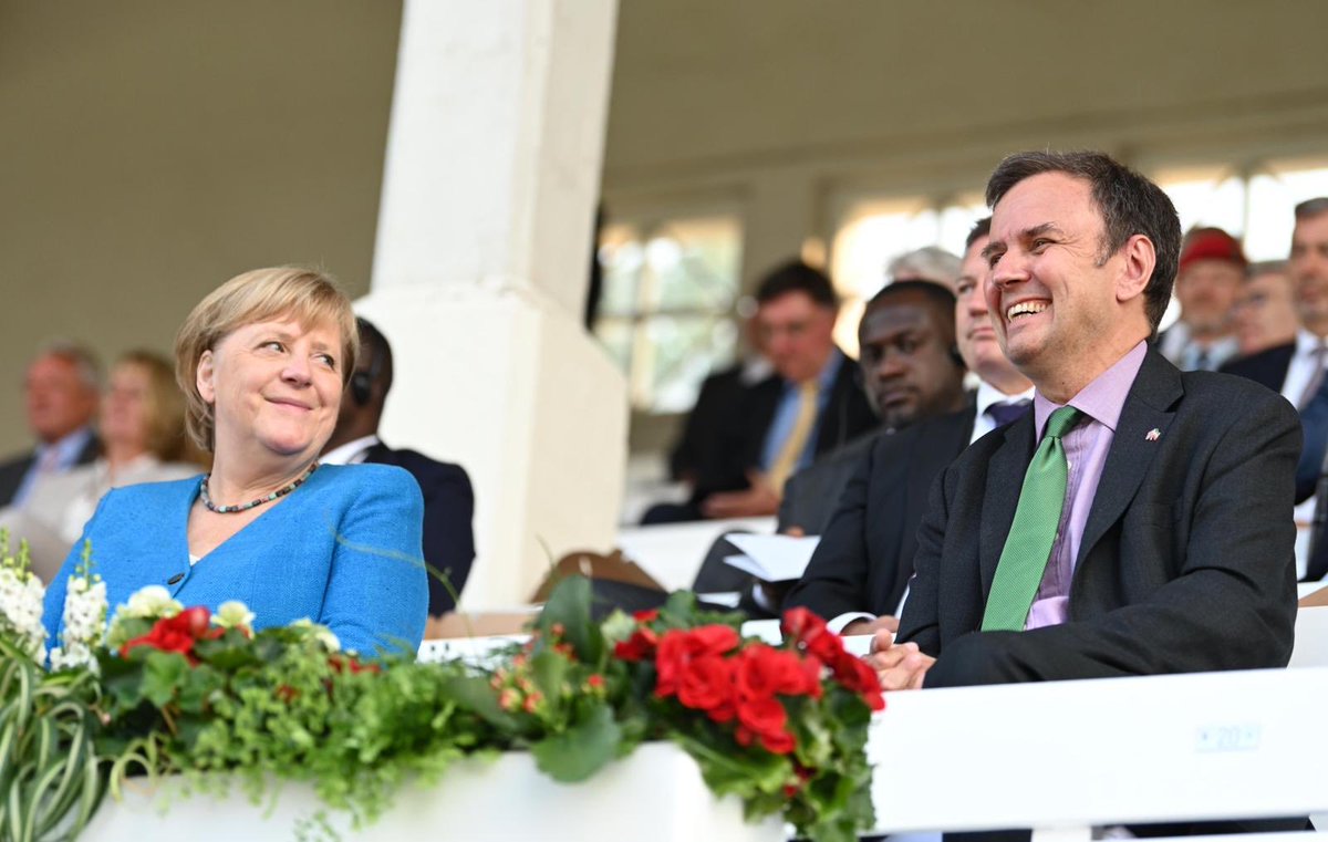 GregHands's tweet image. Good to be back in Düsseldorf! 🇩🇪
Last time I was here was in August 2021 to represent the UK 🇬🇧 at the 75 years celebration of North Rhine Westphalia with Angela Merkel, @ArminLaschet, President Nanu of Ghana 🇬🇭 and @jillgallard!