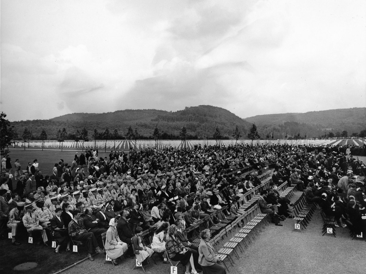 usabmc's tweet image. 📸 On July 23, 1956, Epinal American Cemetery was officially dedicated.
The ceremony marked the formal opening of the cemetery in Dinozé, France, honoring more than 5,000 World War II service members and 424 MIAs whose names are inscribed on its Walls of the Missing.
To this…