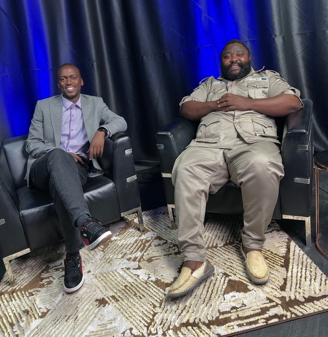 ExMayorUbungo's tweet image. NI ZAMU YA VYOMBO VYA HABARI..?
Waandishi wa habari nguli na maarufu wa radio na TV maarufu hapa Jijini Dar es Salaam wamefungiwa na Bodi ya ithibati ya Waandishi wa Habari (JAB) kutangaza au kufanya kazi ya uandishi wa Habari kwa kile kinachoitwa "kushindwa kujisajili katika…