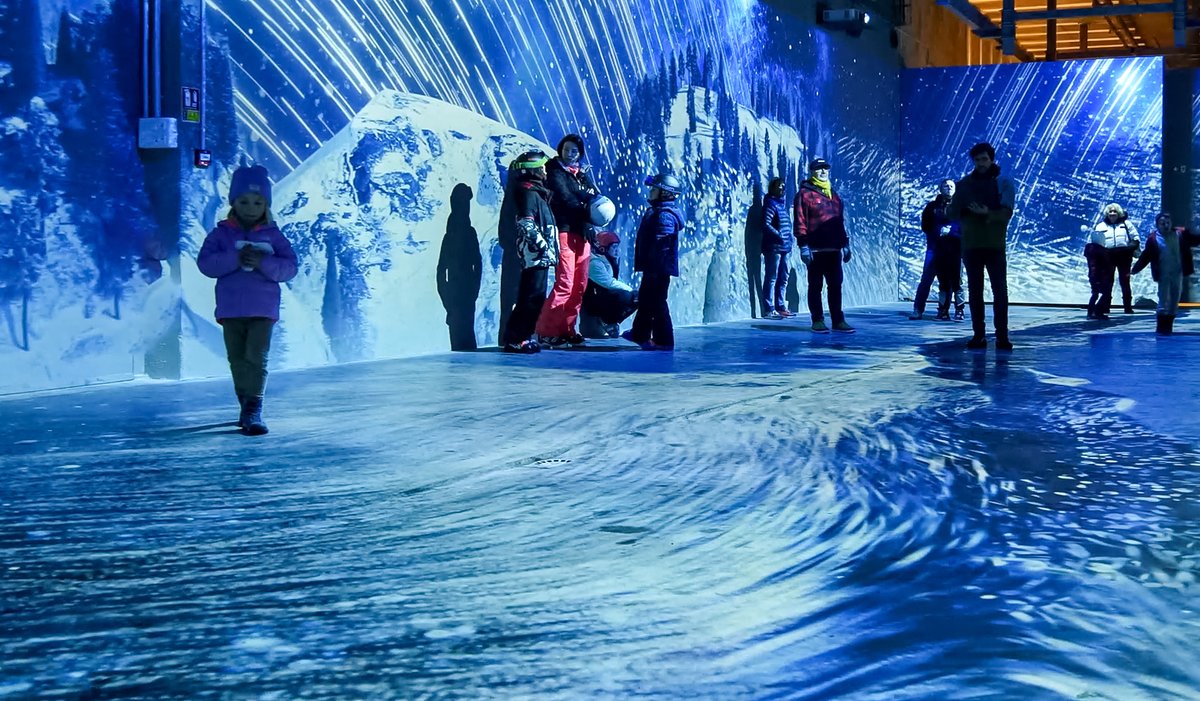 Modulo_Pi's tweet image. {#SHOWCASE} In the French Alps & open all summer, La Clusaz is reinventing the mountain experience 🏔️ #ModuloKinetic orchestrates a captivating immersive #interactive show, responsive to visitors' gestures & movements. ▶️+info →🔗bit.ly/MPiClz
.
#avtweeps #modulopi