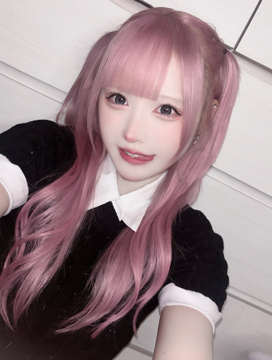 cafe&barGuest (@guest_cafe_bar) on Twitter photo ⭐オープンしてます⭐
23日
21-7
おーじ
<a href="/omochixxx9/">おーじ</a>
次回ゲスト
25日
21:00-5:00
鎌沢朋佳
<a href="/Kyamataaan/">鎌沢朋佳</a>
26日
17:00-23:00
小鳩りあ
<a href="/kobato_ria/">小鳩りあ(もちもち)</a>
24:00-5:00
心凪せあ
<a href="/Lily_cea_/">心凪せあ 7/26大阪♡</a>
27日
19:00-24:00
楮代える
<a href="/7x_isclm_o/">楮代 える</a>
#ゲスト出勤 #コンカフェ #アイドル ⭐オープンしてます⭐
23日
21-7
おーじ
<a href="/omochixxx9/">おーじ</a>
次回ゲスト
25日
21:00-5:00
鎌沢朋佳
<a href="/Kyamataaan/">鎌沢朋佳</a>
26日
17:00-23:00
小鳩りあ
<a href="/kobato_ria/">小鳩りあ(もちもち)</a>
24:00-5:00
心凪せあ
<a href="/Lily_cea_/">心凪せあ 7/26大阪♡</a>
27日
19:00-24:00
楮代える
<a href="/7x_isclm_o/">楮代 える</a>
#ゲスト出勤 #コンカフェ #アイドル