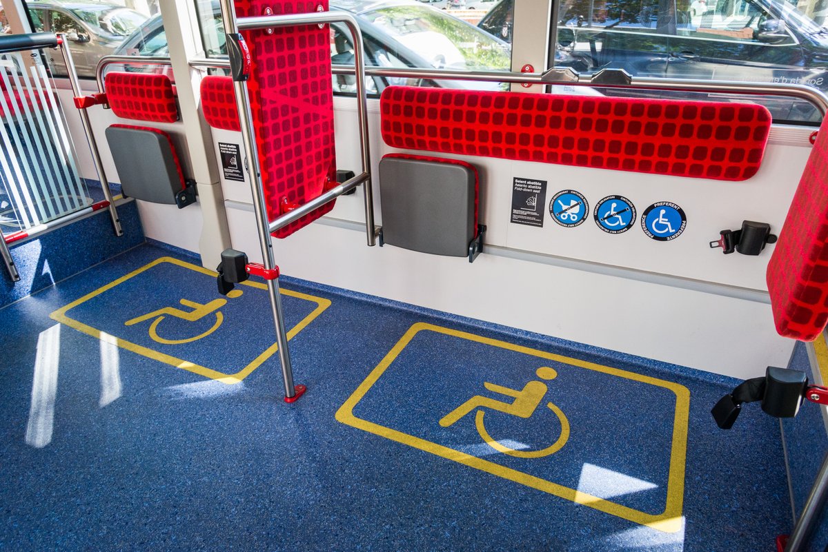 TMB_Barcelona's tweet image. 👀 Si observes cap desperfecte a #busbcn o #metrobcn ens ho pots notificar. Si ens facilites dades concretes de la ubicació del desperfecte, el podrem identificar més fàcilment i el procés de valoració i resolució del desperfecte serà més àgil.
👉ow.ly/6LkI50ScZ1M