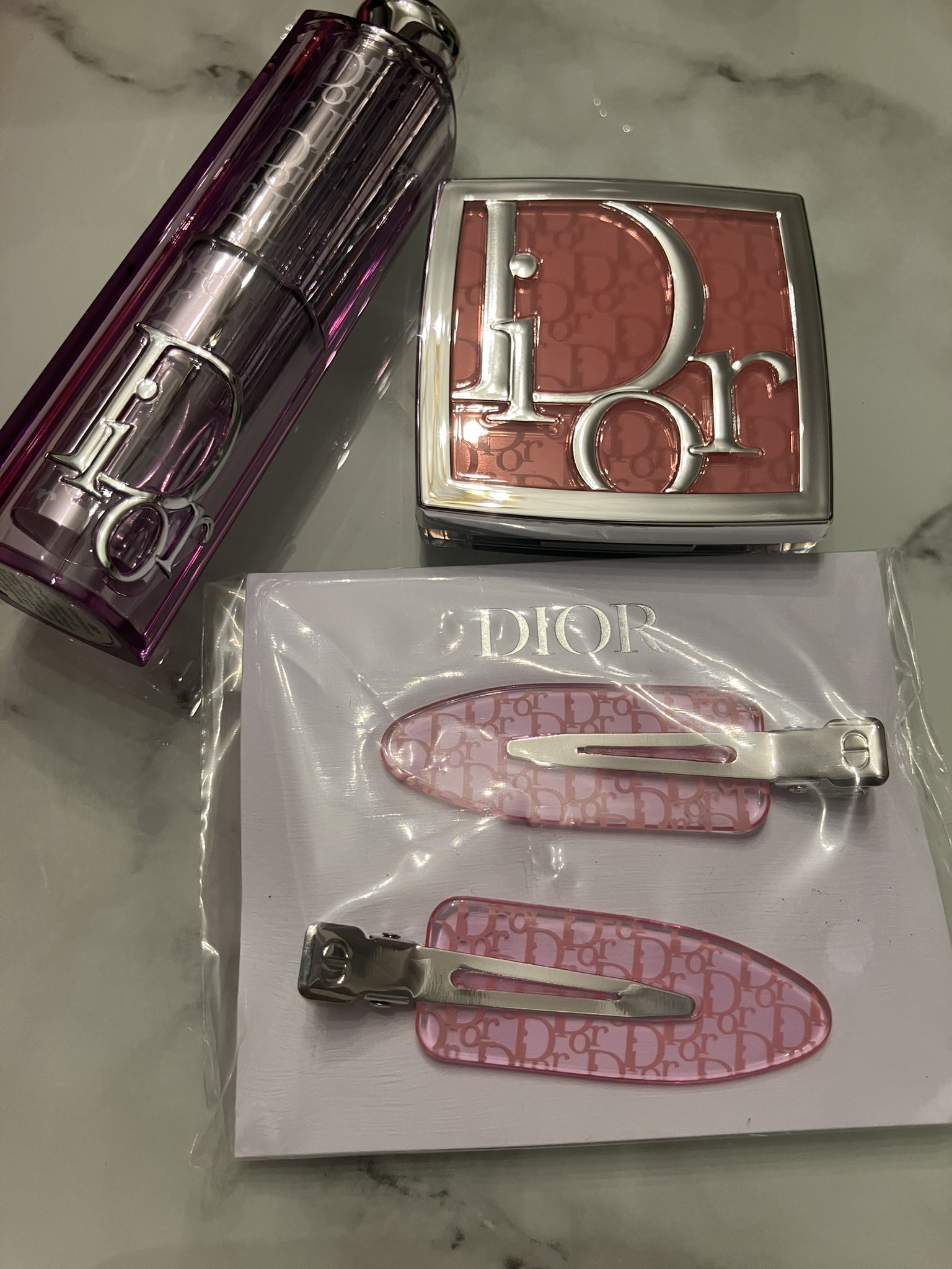 【細部までこだわりたい】Dior ヘアクリップ わいず on X: