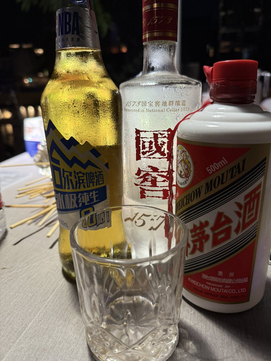 Stephen27147's tweet photo. 我得确是个要强的人，我就那样静静的站着，可在风中站久了难免会眼红！#吉首 https://t.co/dhJY69ULsx