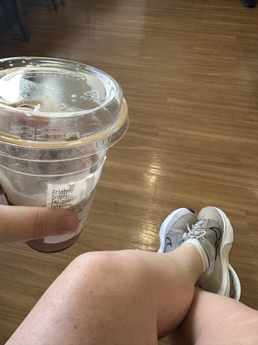 MrsKtotheYost's tweet image. Feel like all I've done lately is this. Be glad for your health if you've got it ✌🏻also ignore my shoes I need new ones okay 😂😂😂😂😂