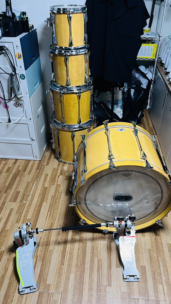 둘 곳도 칠 곳도 없지만 놓치면 다시 보기 힘든 매물일 것 같아서 선구매 후고민 택ㅋㅋㅋ
이제 계획에 없던 연습실을 알아봐야할 듯
#TAMA #GRANSTAR