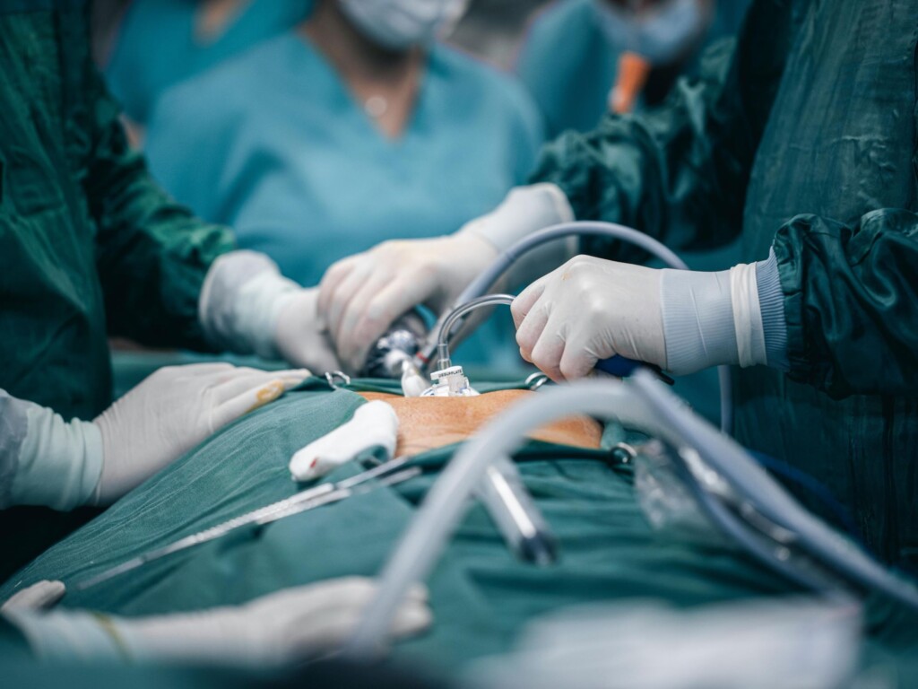 universitatURV's tweet image. 🆕Un equip investigador de la #URV posa les matemàtiques i l’enginyeria al servei de la cirurgia i amb una simulació numèrica revela les zones més vulnerables de patir hèrnies incisionals.
#recercaURV
👉diaridigital.urv.cat/simulacio-nume…