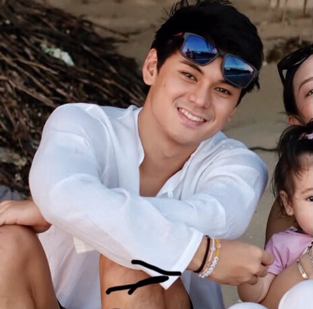 softnwoo's tweet image. ang pogi nya here !?!?