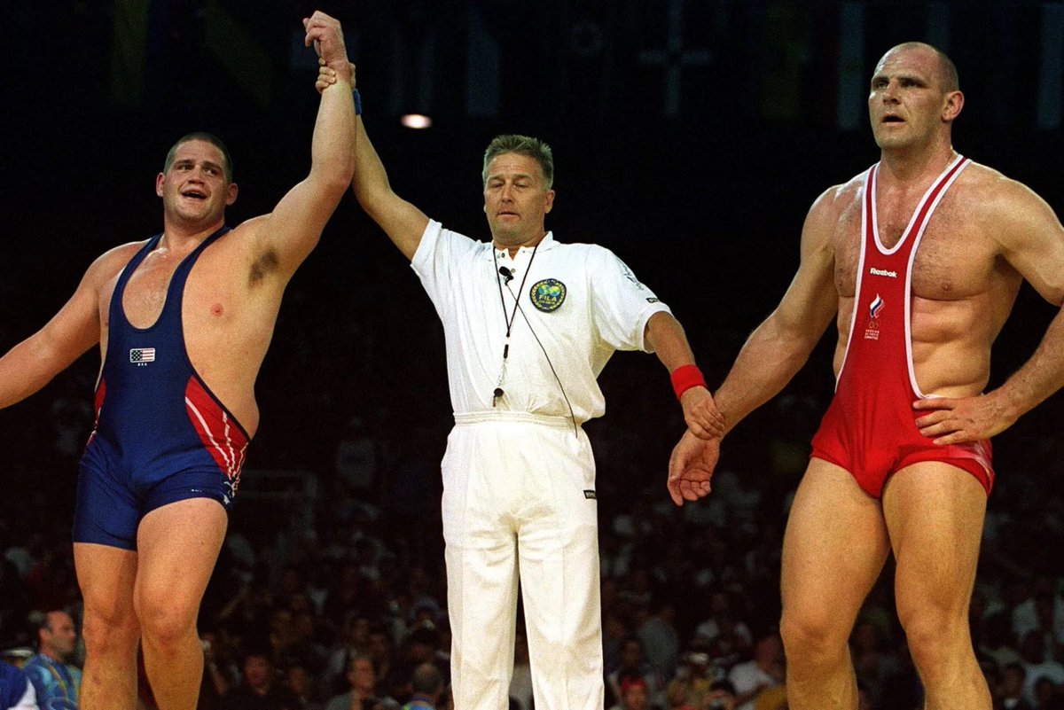 Morbidful's tweet image. Three years after winning gold at the 2004 Olympics, wrestler Rulon Gardner and two friends’ plane crashed into Lake Powell Utah. The three men swam an hour to the shore through 44F (7C) degree water to the shore and waited all night without shelter for rescue. All three men…