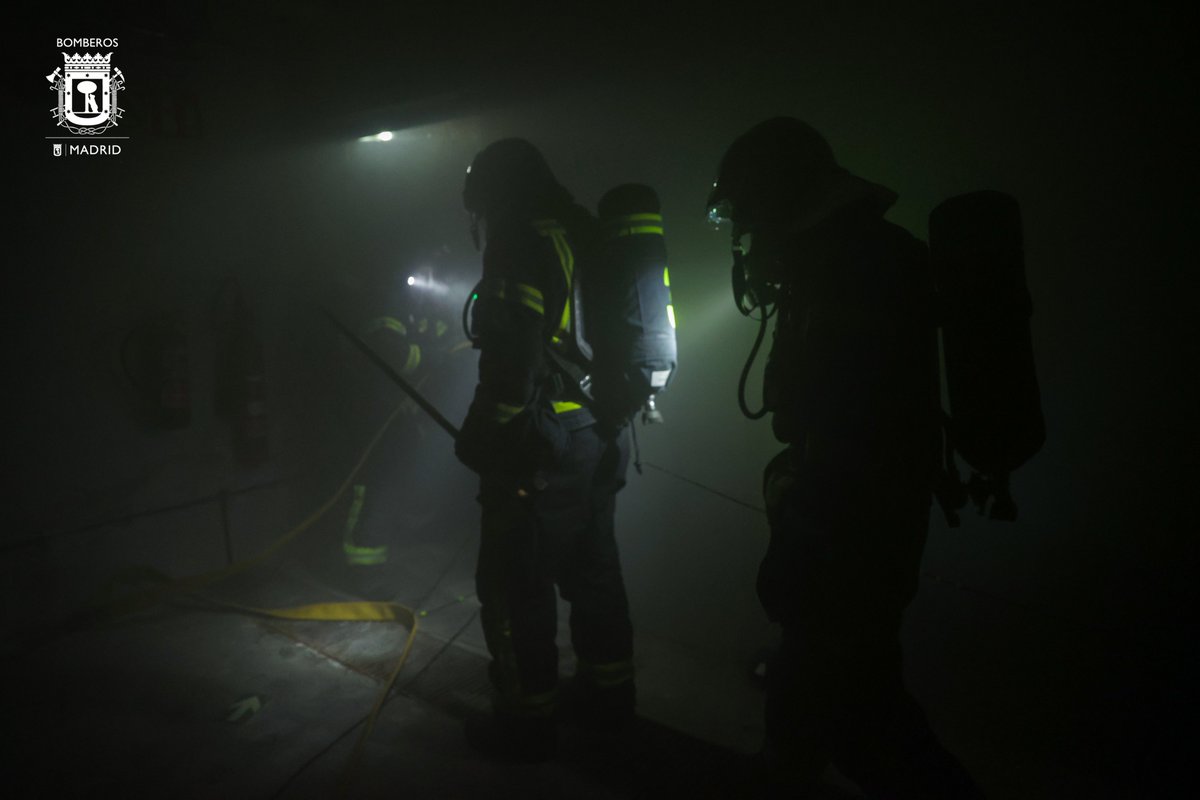 Las intervenciones en entornos con nula o baja visibilidad nos obligan a asumir riesgos que se tratan de minimizar con el uso de la cuerda guía
Este elemento de seguridad sirve para conectar el interior y exterior de un siniestro con dimensiones grandes y/o formas  laberínticas.