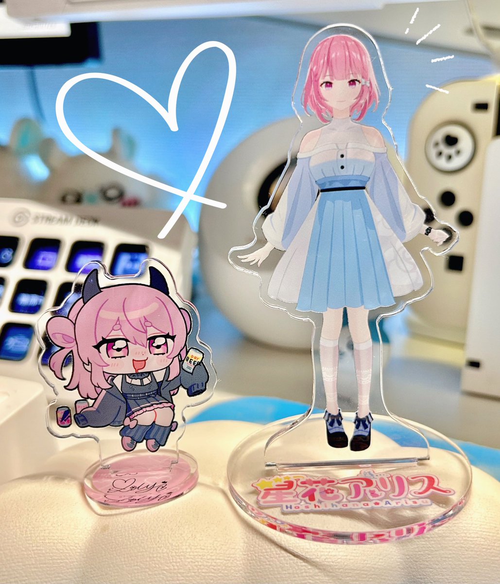 アリスちゃんのアクスタ届いた✨
めっっちゃ可愛い🥰
りりまるのアクスタと一緒に飾ります！

#アリスの秘密の部屋