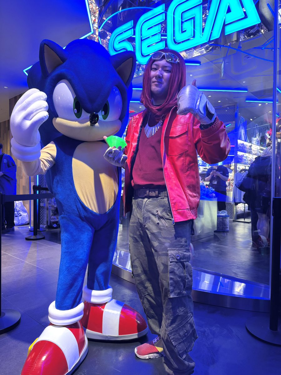gouki_returns's tweet image. SEGASTOREオープンの時とソニバスの時で擬人化ナックルズコーデちょっと変えてたんだけど、ベースの要素はどっちもソニアド2ナックルズ👊
やっぱりソニアド2スタイルが一番好き💎🫶
