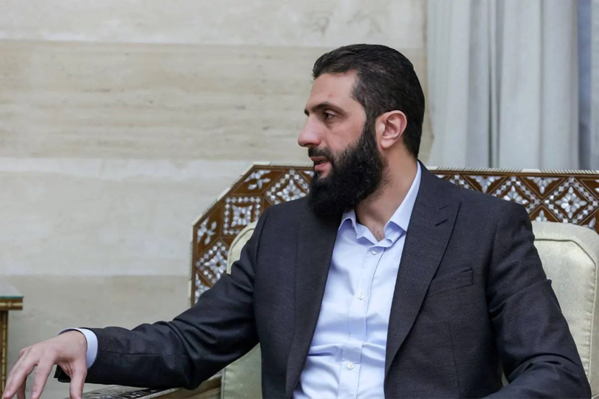 kawa_jaziri's tweet image. غياب التنظيم السياسي والمجتمع المدني الحقيقي في سوريا هو ما يُبقي شخصيات مثل الشرع في المشهد، لا لأنه الخيار الأفضل
بل لعدم وجود بديل منظم قادر على قيادة مرحلة انتقالية نحو الديمقراطية.