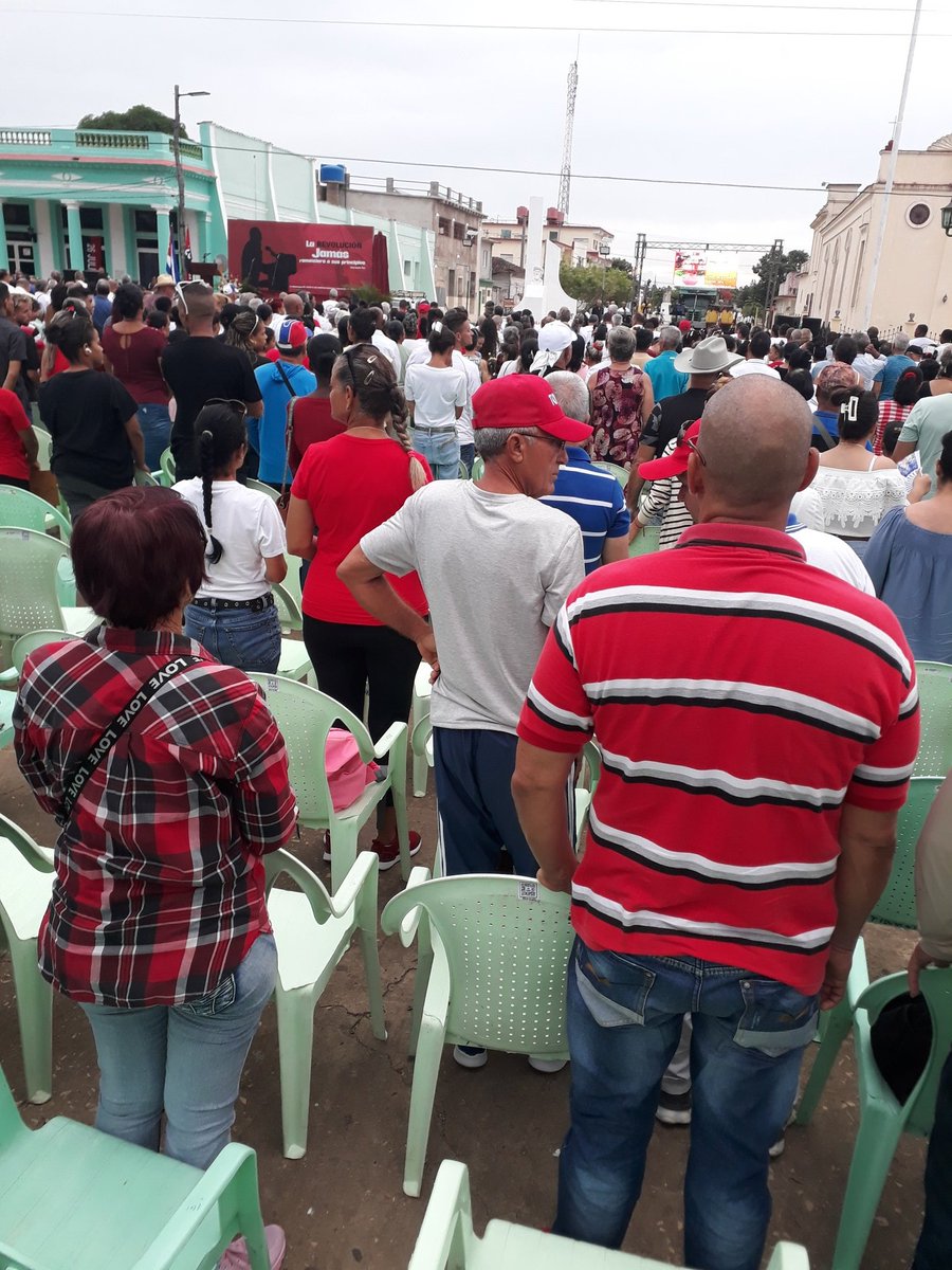 #QuemadodeGüines ya está en 26. Se desarrolla en estos momentos el Acto Provincial por el Aniversario 72 de los Asaltos al Cuartel Moncada y Carlos Manuel de Céspedes. #JovenClubQuemado presente.
#JovenClubVillaClara 
#26DeVictoria