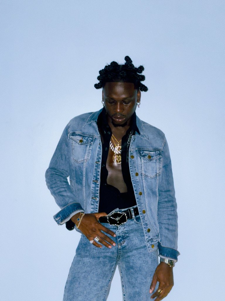 MusiqFro's tweet image. 🚨 Fireboy's first single of the year, "Dopamine," out this midnight. 🕛