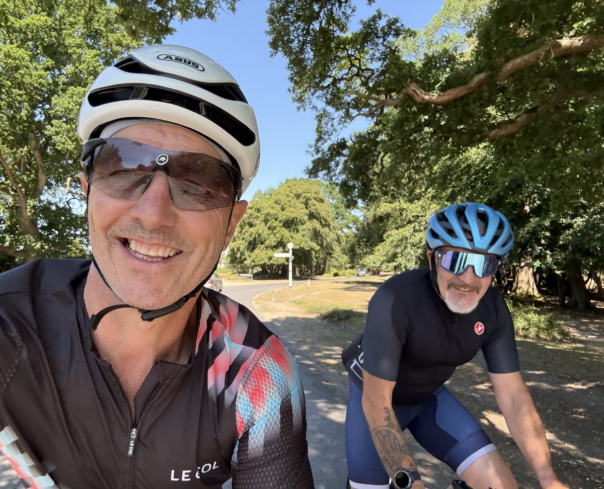 ADSgroupUK's tweet image. 🚴‍♀️ Meet the riders behind the miles! 🚴‍♂️

As we count down to the ADS Charity Cycle 2025, our incredible participants are already putting in the work - early mornings, long rides and stunning views along the way 💪🌇

Donate now: givewheel.com/fundraising/71…