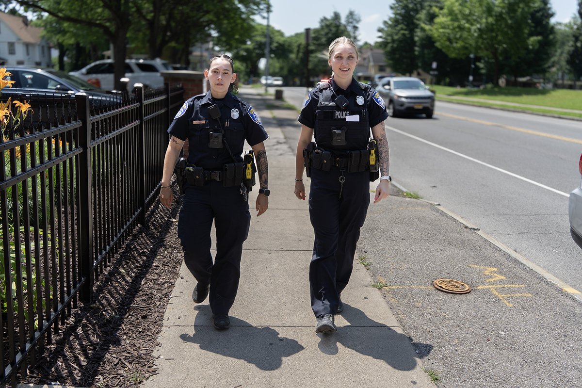 RochesterNYPD's tweet image. From the first day at the academy to countless calls for service, as a Rochester Police Officer, you will make a difference in your community and create lasting friendships along the way. Sign up to join the RPD today! Visit jointherpd.com