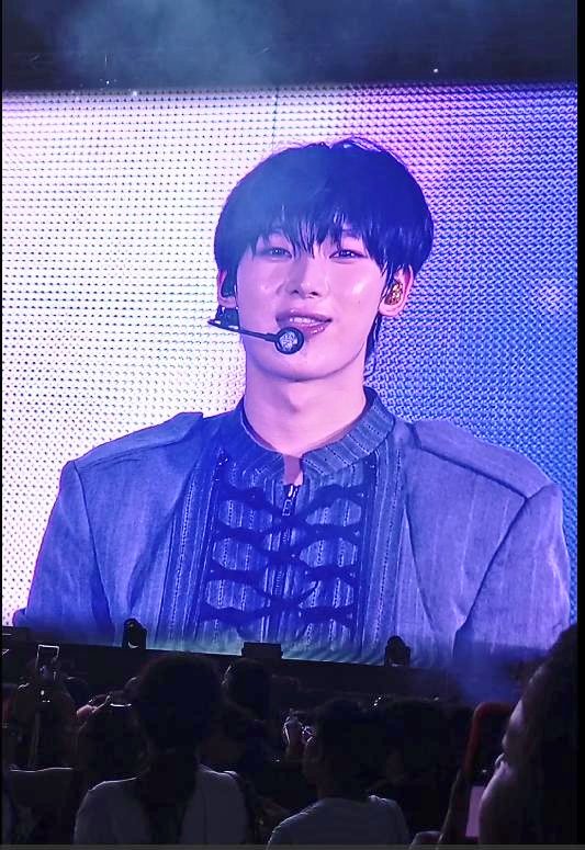 Rai9994's tweet photo. Him at the Big screen ✨🫶.
#SUNOO #WALKTHELINE_IN_BULACAN
#ENHYPEN https://t.co/cyfzqfqwIq