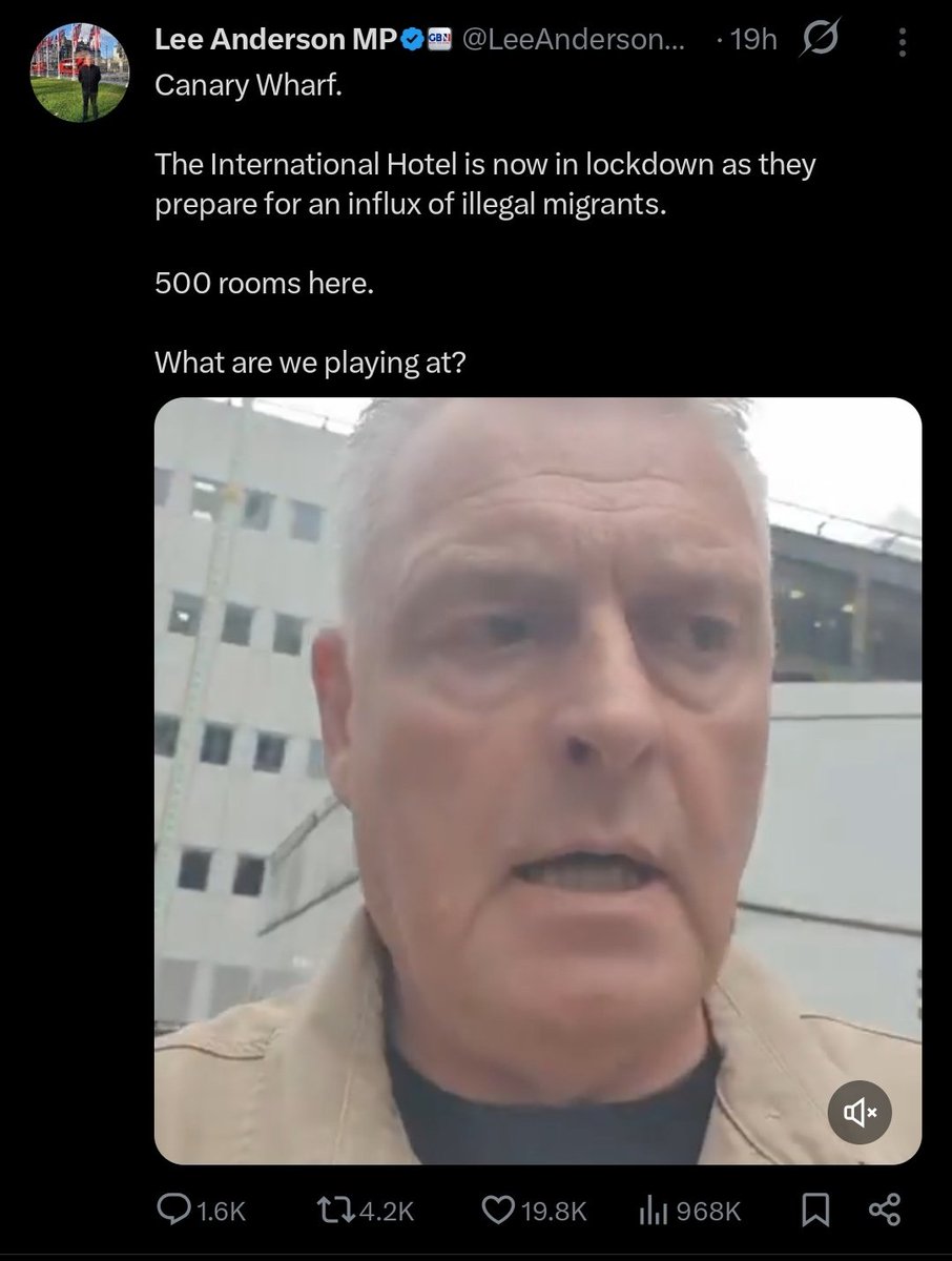 Nullen80's tweet image. An "organic protest" has sprung up at the Britannia Internation Hotel in Canary Wharf. Only it's not really organic as Leeanderthal posted about it last night, and Reform voters heard that dog whistle and responded.