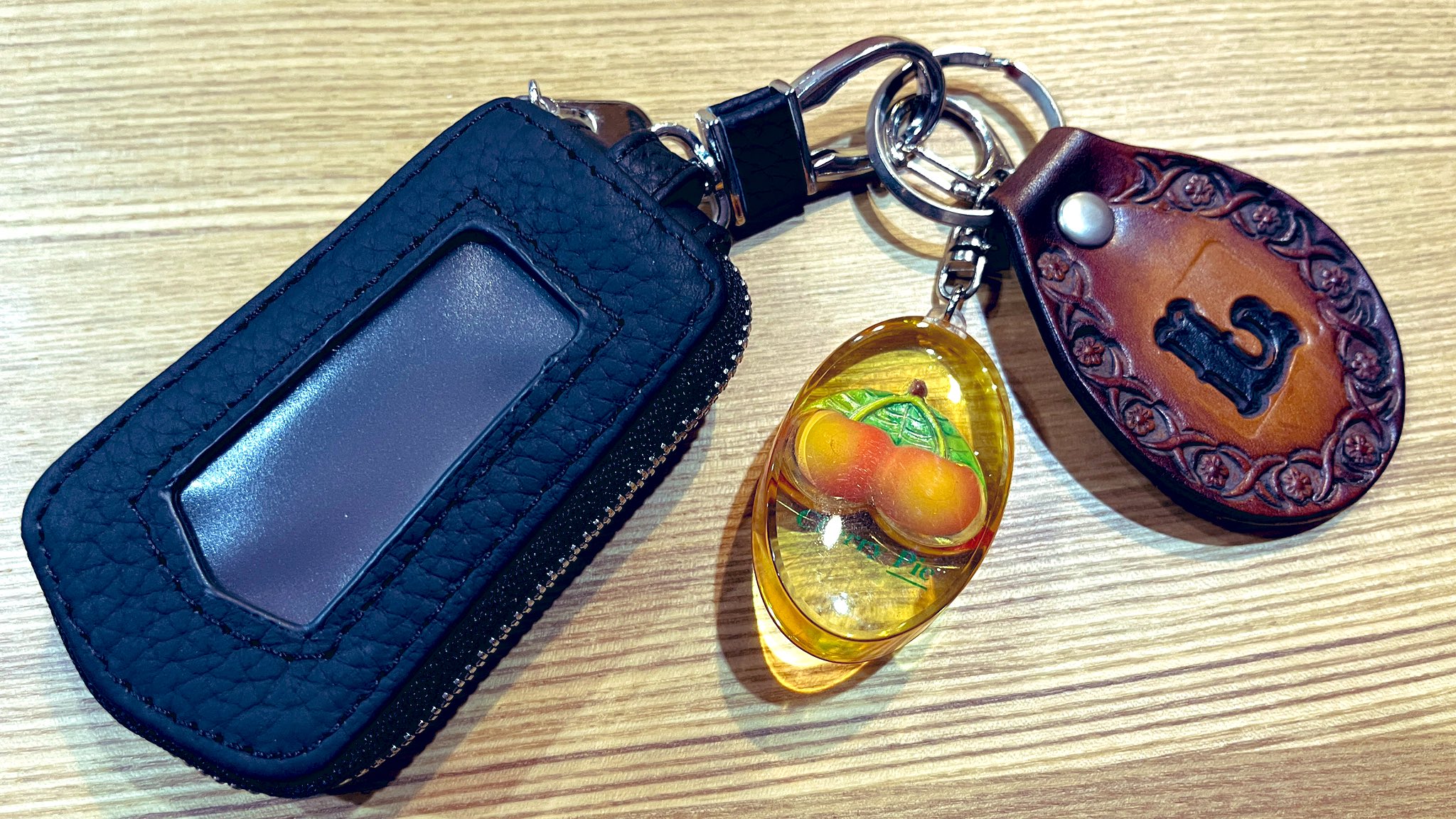Tele 箱庭の日　キーホルダー オークション形式】 Tele 詩の形 キーホルダー ステッカー 缶