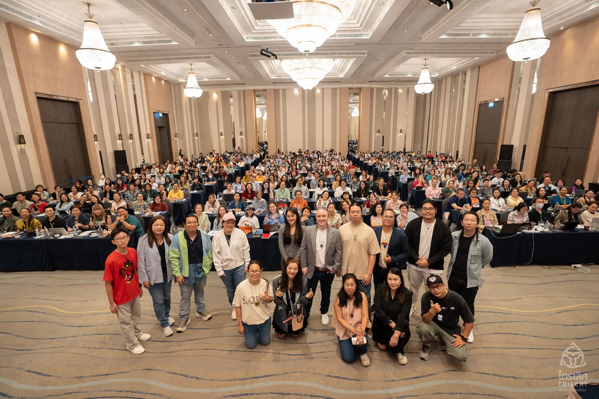 Thinking back at our Smart Life with AI workshop in Bangkok as I sit here writing the next course "Agents &amp; Automation"

Had a blast! 

#AI #AIClass #Bangkok