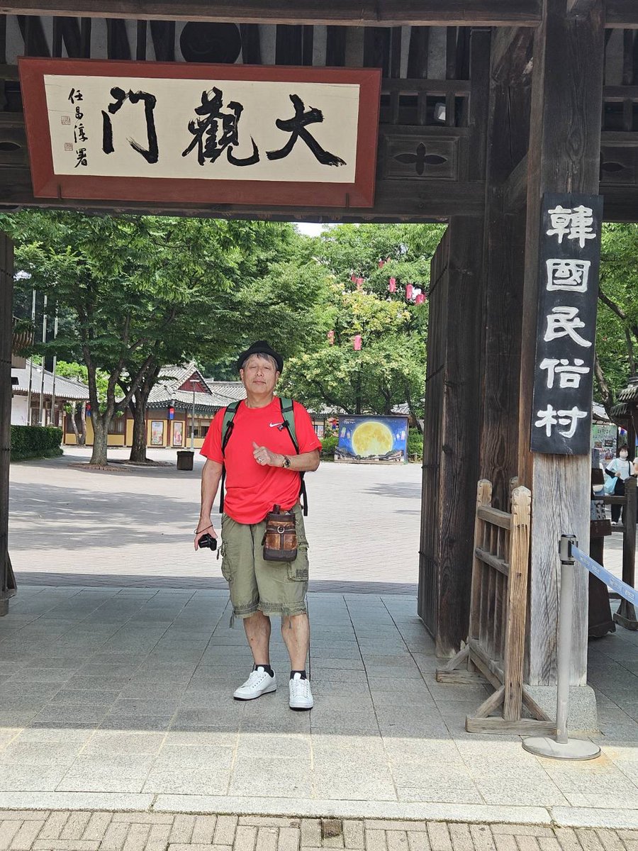 shinzihiramatsu's tweet image. 昨日から韓国ソウルに来てるよん❣️今日は世界遺産に登録された水原華城(大谷選手の元通訳とは関係ない 笑)と民族村を見て回ったんだけど足がだるくなって疲れた〜❗️添乗員さんがオイラの仕事に食い付いてきて中々面白かったよん❣️(笑)