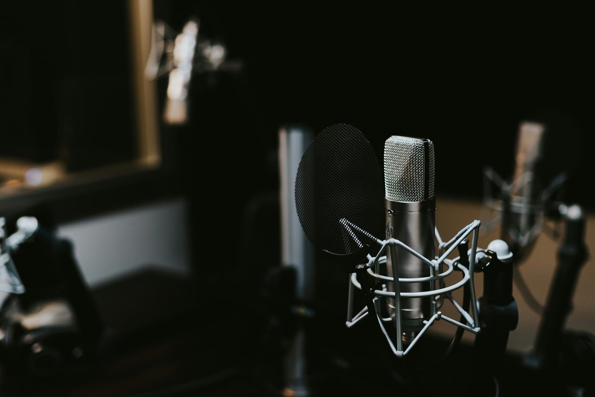 JasonCurry's tweet image. Finish Empty® is now on audiobook—but it almost didn’t happen.
It wasn’t part of the original plan. I didn’t realize how many people rely on audiobooks until a few close friends spoke up and said, “You have to do this.” So I started looking into hiring a narrator.
But the…