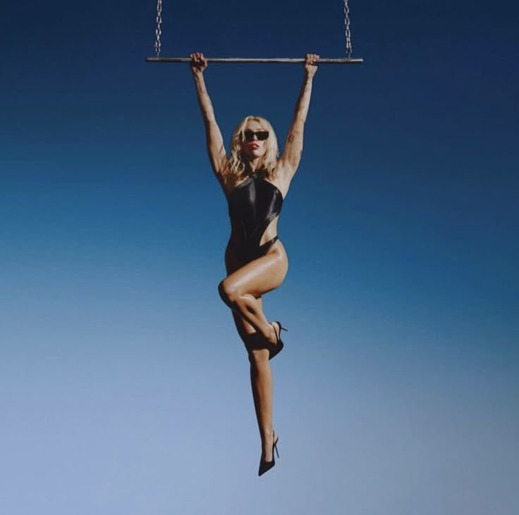 📊 Most streamed 2023 songs on Spotify:

#1 Flowers — 2.602B (+1.1M) 
#2 SEVEN — 2.456B (+1.942M) 🔥🥵

GAP — 146M (-810k) 🔥