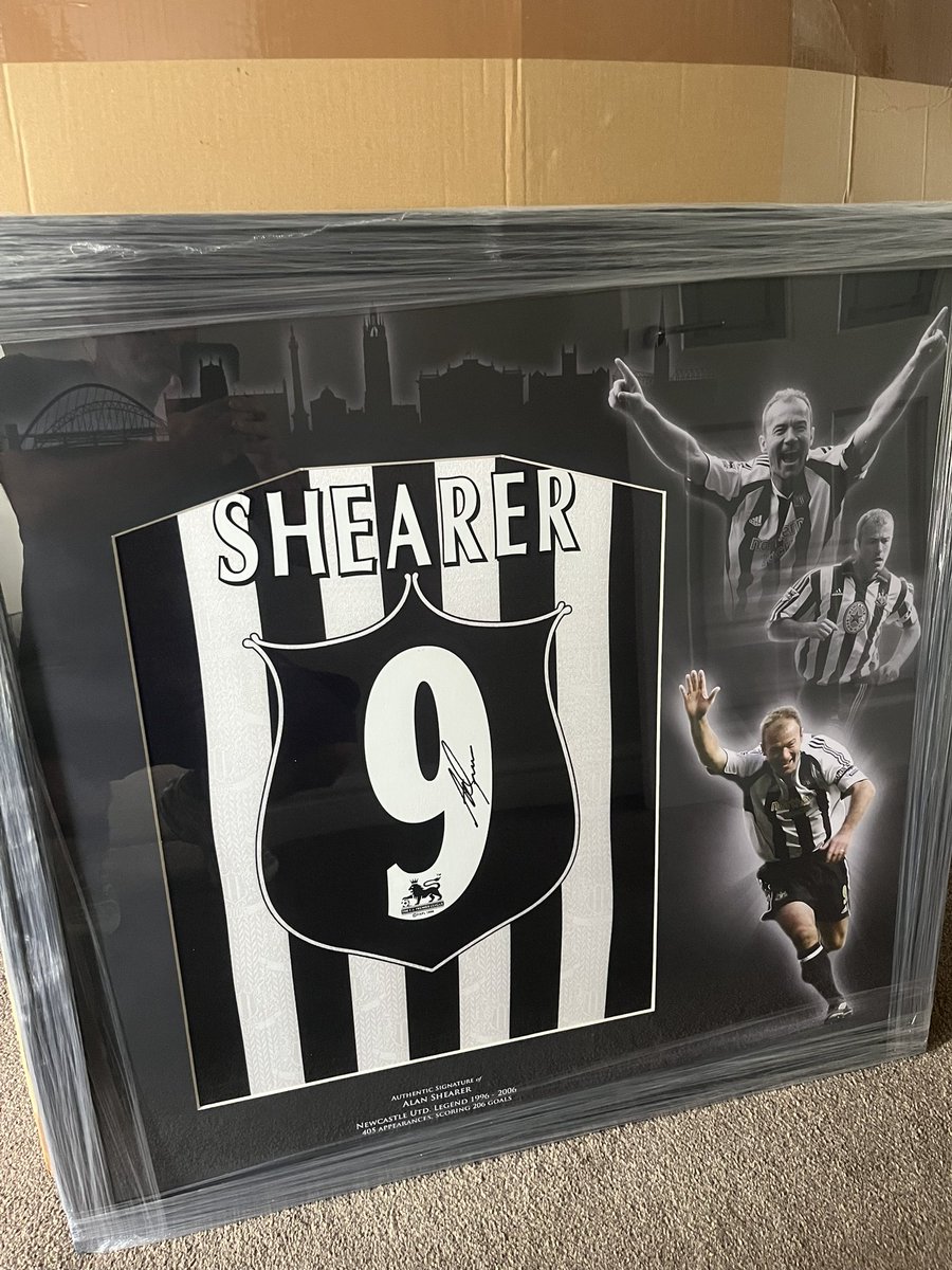 Gaztux's tweet image. Just arrived from R O sport membrobilia ⚫️⚪️💪 highly recommend my 7th purchase all amazing 👍
