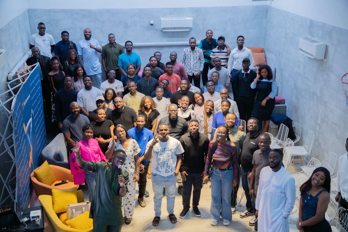 FlutterwaveEng's tweet image. Still reeling from our time at the last Fintech Evenings 🥹😍
Great convos, smart people, amazing energy! 🔥🔥
We’re running it back next Thursday, July 31st, and you’ll be learning everything Product, from the very best.
You should definitely be there. 
Register here:…