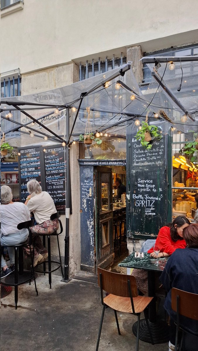 ArthurDDent's tweet image. Love places like this ☺️ #Marais