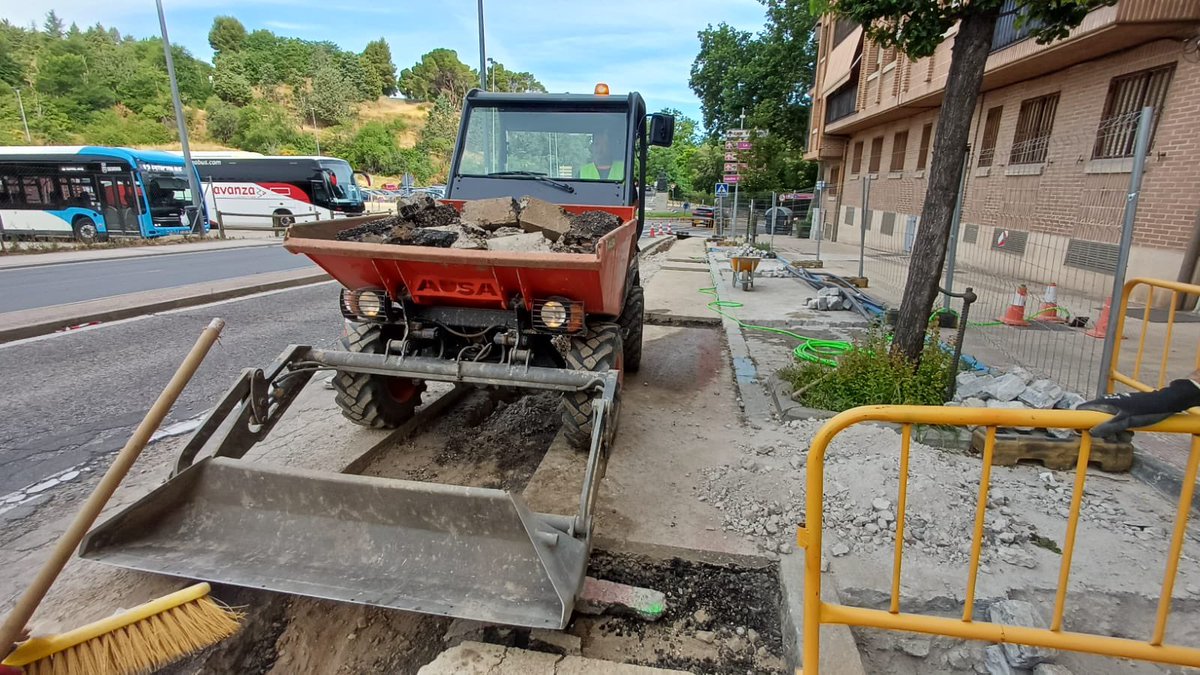✅ El Ayuntamiento de Segovia está renovando la red de abastecimiento de agua potable en el primer tramo de la calle Ezequiel González, entre las glorietas de la Policía Nacional y de la estatua de Cándido. 

🔗segovia.es/index.php/area…