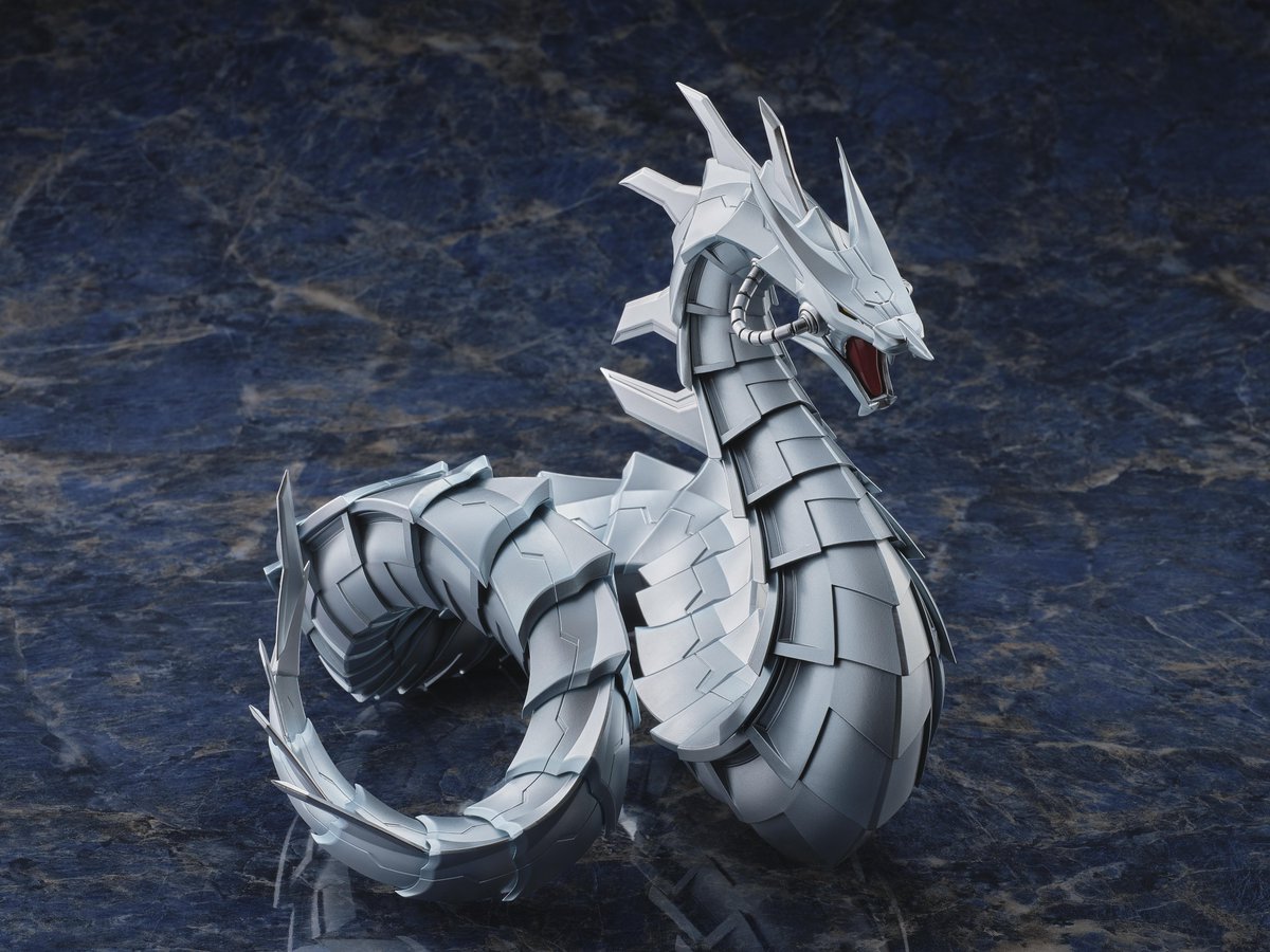 本日発売📢】 サイバー・ドラゴン 塗装済み完成品ビックサイズ