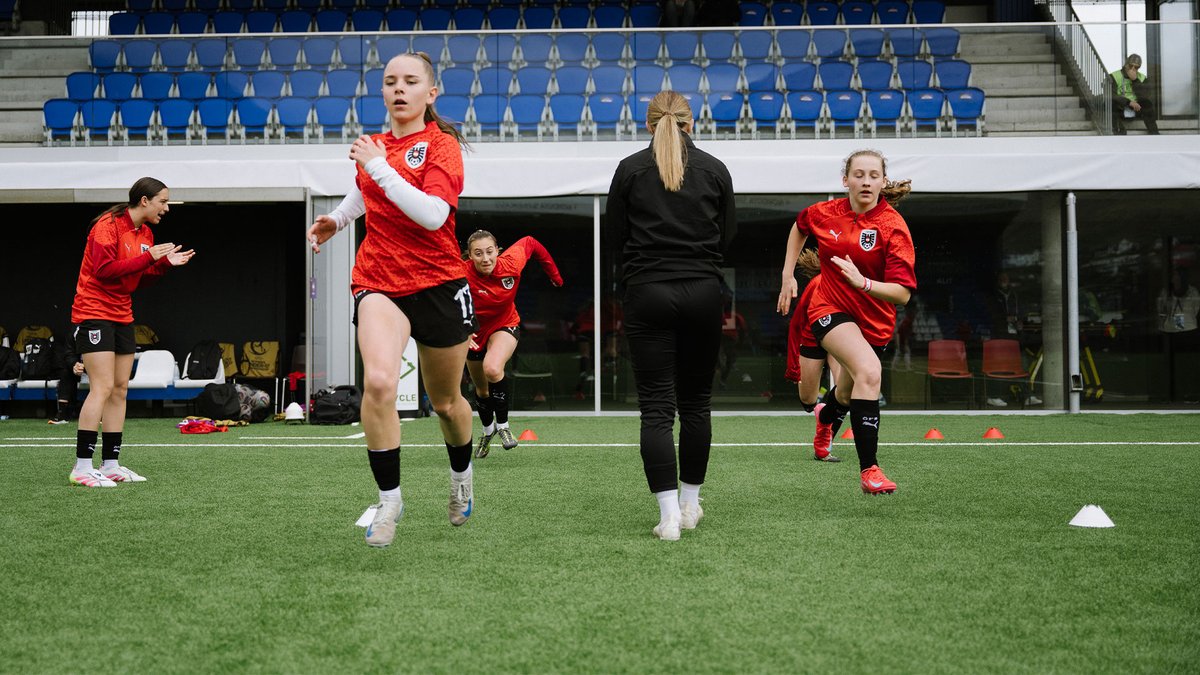 oefb1904's tweet image. Das U17 Frauen-Nationalteam sucht Verstärkung im Bereich Sportwissenschaft.
Du bist Sportwissenschafter:in und willst die nächste Generation talentierter Spielerinnen auf ihrem Weg zur internationalen Spitze begleiten? Dann ist jetzt deine Chance! 🫵 #GemeinsamÖSTERREICH 

📲…