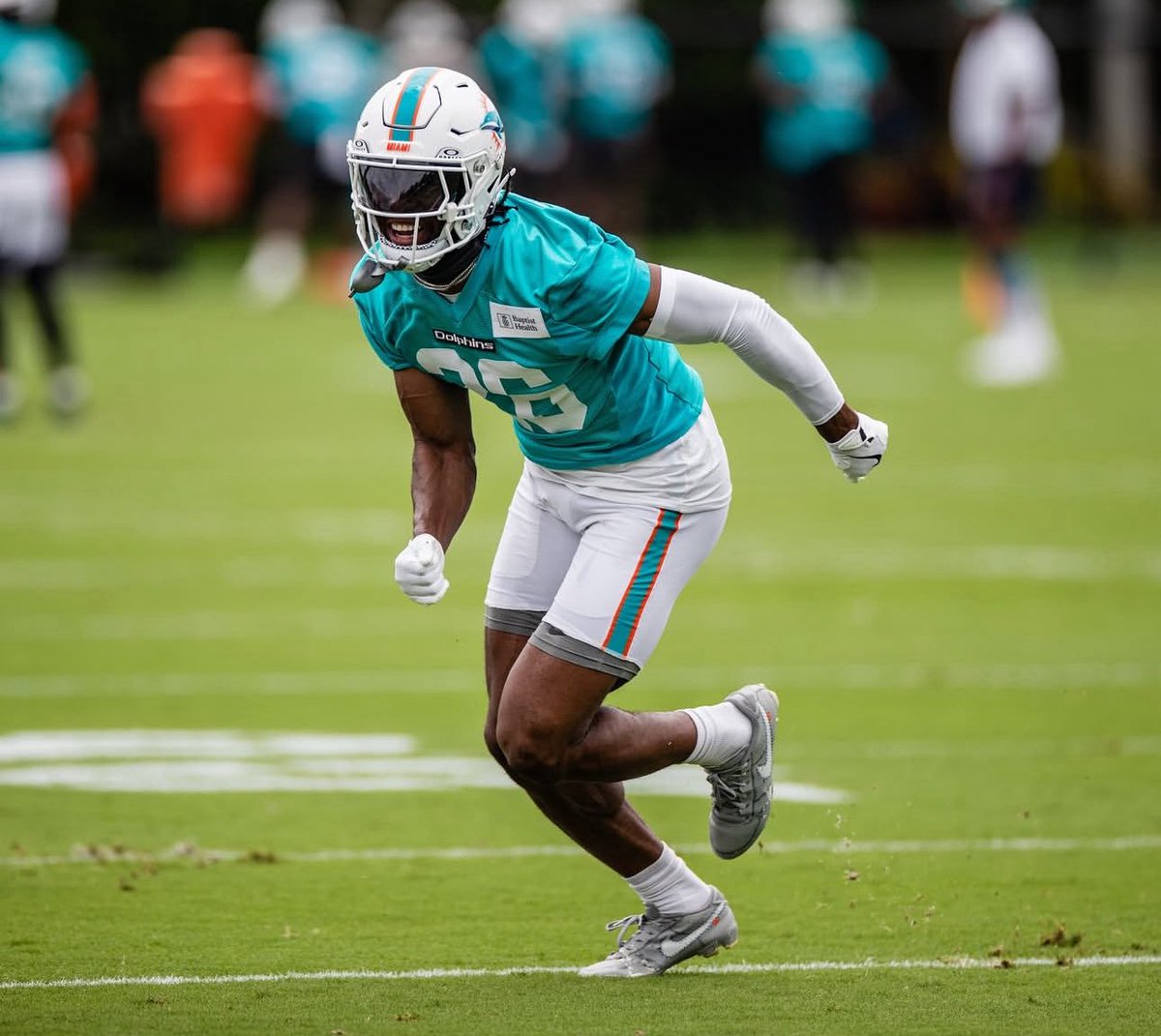 FinsXtra's tweet image. 🚨 Mike McDaniel on Ifeatu Melinfonwu’s no injury: “I would say it’s nothing that I’m worried about. It’s rooted in a good amount of preventative nature.” #PhinsUp
