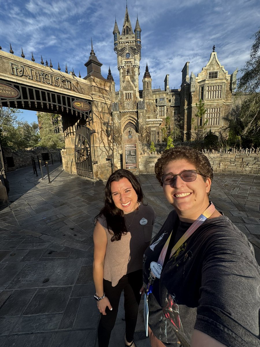 allipitt01's tweet image. Early morning with @Jaimee_rowan at our second home ⚡️💙
