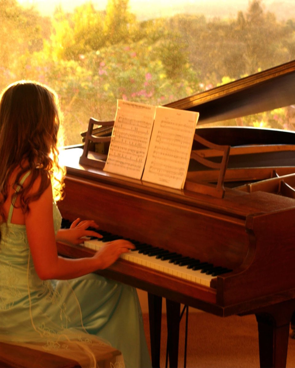 editawps's tweet image. This summer, let the keys be your playground! 🎹 Join our fun-filled piano camp and make music magic in just weeks. Perfect for beginners and budding musicians. 🎶
-
Sign up today—let’s make this summer unforgettable!
windsorpianoschool.co.uk/windsor-piano-…
.
#PianoCamp #SummerMusic #LearnPiano