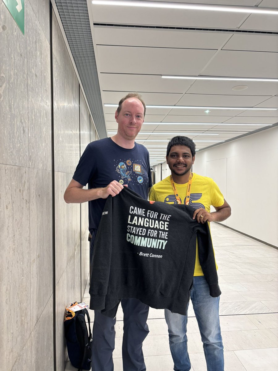 DevOpsCircuit's tweet image. It’s like a magic met #brettcannon @europython and posed for a picture with the jacket with his quote given by @pyconindia