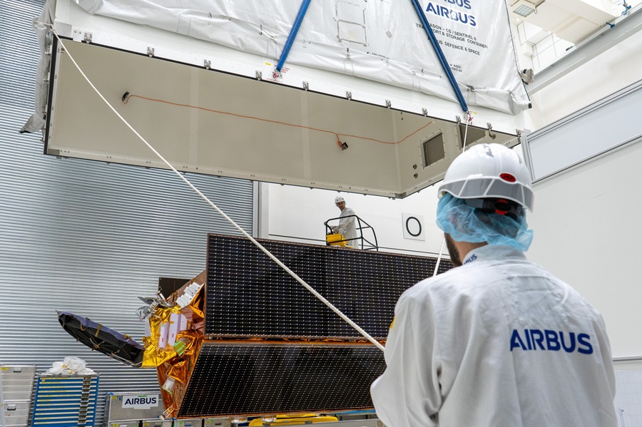 eumetsat's tweet image. Our 3rd satellite scheduled for launch this year is on the move! Sentinel-6B left Munich on 14 Jul and is sailing to Galveston, Texas. ⛴️
After Sentinel-4 & soon Sentinel-5, we're gearing up for Sentinel-6B later this year.
More on our Copernicus role at: bit.ly/4mti9UL