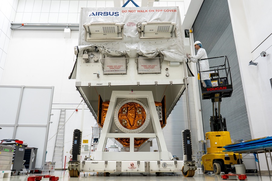 eumetsat's tweet image. Our 3rd satellite scheduled for launch this year is on the move! Sentinel-6B left Munich on 14 Jul and is sailing to Galveston, Texas. ⛴️
After Sentinel-4 & soon Sentinel-5, we're gearing up for Sentinel-6B later this year.
More on our Copernicus role at: bit.ly/4mti9UL